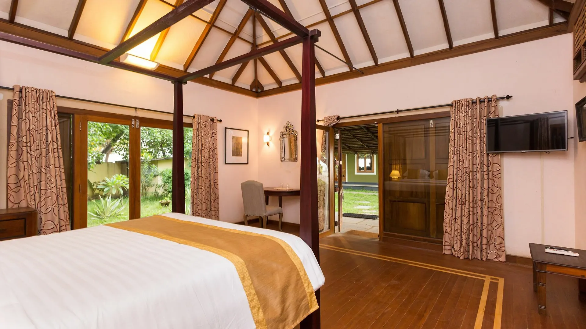 Azure Tides Marari Villa Alappuzha